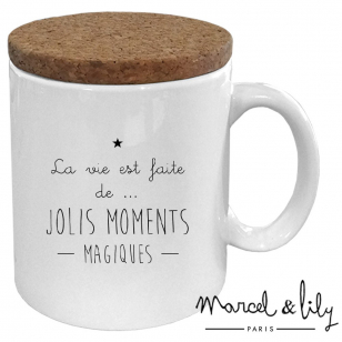 Mug avec son couvercle en liège "La vie est faite de jolis moments magiques""